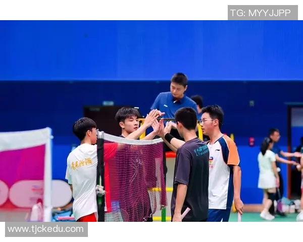 成都羽毛球队在全国羽毛球意识排行榜中荣获第七名的佳绩引发关注