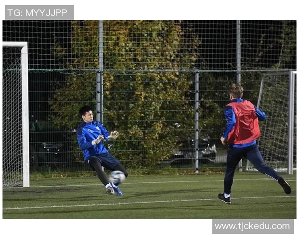 追逐梦想的脚步足球明星背后的奋斗故事与启示